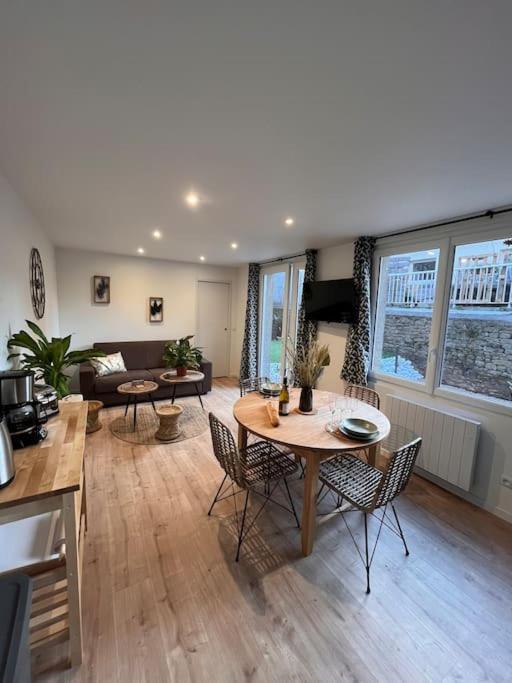 Beau Loft Room Proche Mont Saint Michel Jaccuzi Illimite En Plein Centre Avranches Exterior foto